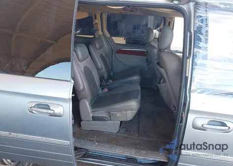 2005 Chrysler Town & Country Limited z USA, uszkodzony, nr VIN 2C8GP64L45R587168